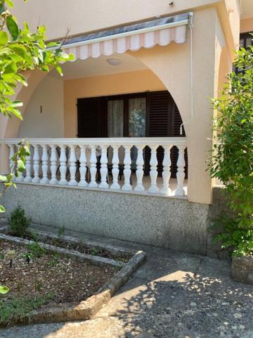 Apartments Toni-Малинська Екстер'єр фото